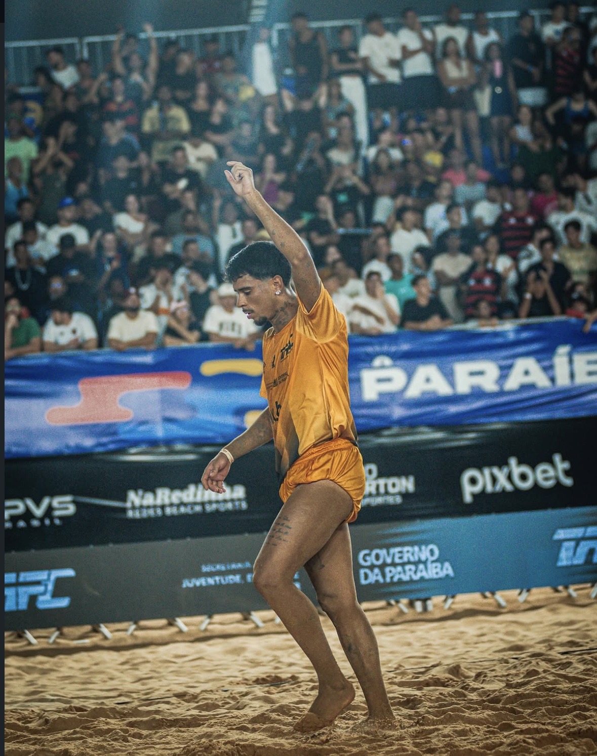 Sandrey em quadra durante partida na Paraíba